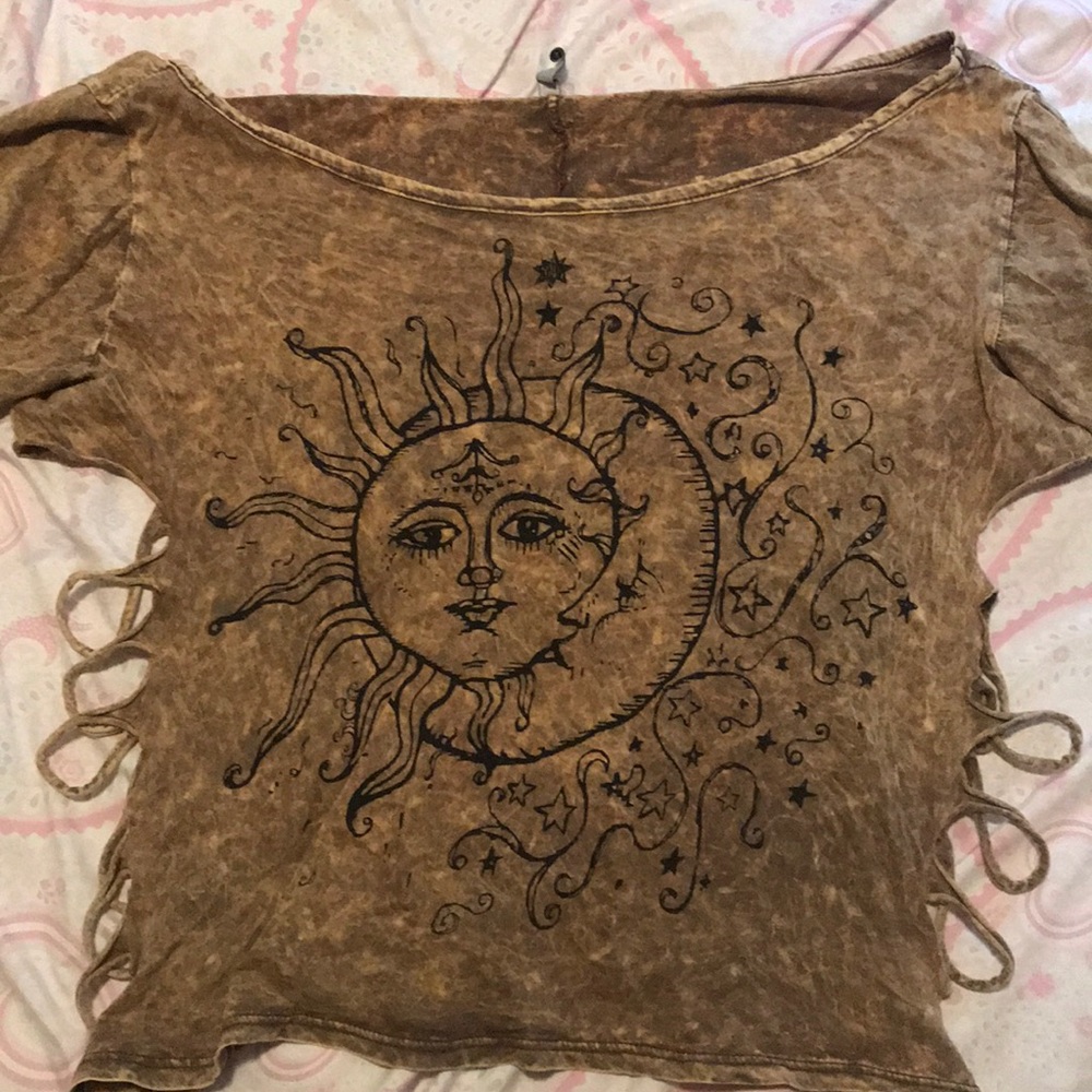 Sun and moon tee